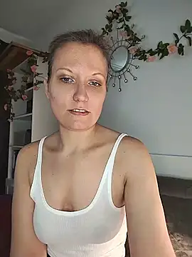 Snapshot of Candy_Cougar chatting on 18, 6, 2026 Candy Cougar online show from 18, 6, 2026