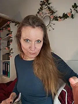 Snapshot of Candy_Cougar chatting on 17, 5, 2026 Candy Cougar online show from 17, 5, 2026