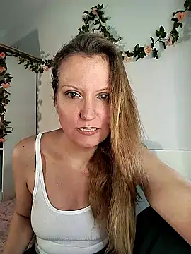 Snapshot of Candy_Cougar chatting on 25, 5, 2026 Candy Cougar online show from 25, 5, 2026