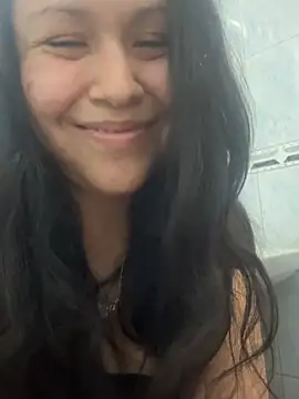 KeniaLuna online show from 23, 4, 2026