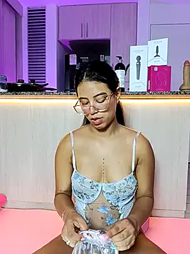 Snapshot of Raven_stonee01 chatting on 8, 5, 2026 Raven stonee01 online show from 8, 5, 2026