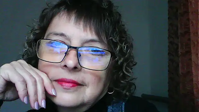 Snapshot of ElizabethGorden chatting on 3, 6, 2026 ElizabethGorden online show from 3, 6, 2026