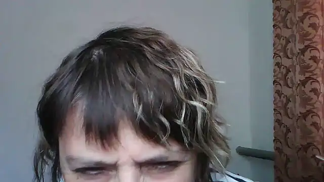 Snapshot of ElizabethGorden chatting on 8, 5, 2026 ElizabethGorden online show from 8, 5, 2026