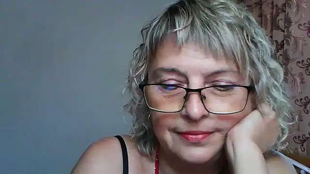 Snapshot of ElizabethGorden chatting on 3, 8, 2026 ElizabethGorden online show from 3, 8, 2026