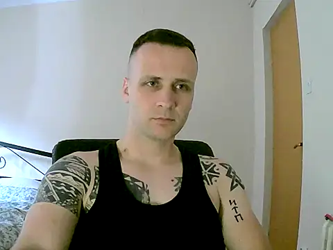 MacMillan69 online show from 8, 5, 2026