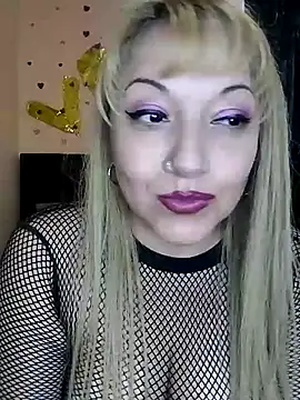 Snapshot of Venuss_Milf chatting on 28, 7, 2026 Venuss Milf online show from 28, 7, 2026
