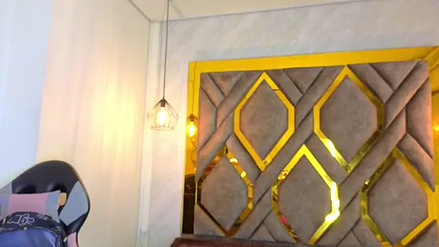 Snapshot of Ey_Im_simone_ chatting on 20, 5, 2026 Ey Im simone online show from 20, 5, 2026