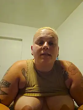 Lady Peggi online show from 7, 7, 2026