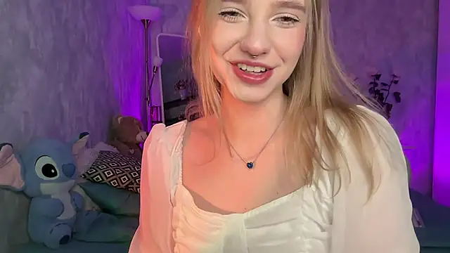 Snapshot of Eve_Dark_Side chatting on 8, 5, 2026 Eve Dark Side online show from 8, 5, 2026