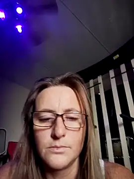 Snapshot of Queenle91 chatting on 14, 6, 2026 Queenle91 online show from 14, 6, 2026