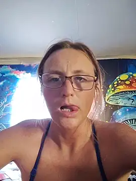 Snapshot of Queenle91 chatting on 17, 5, 2026 Queenle91 online show from 17, 5, 2026