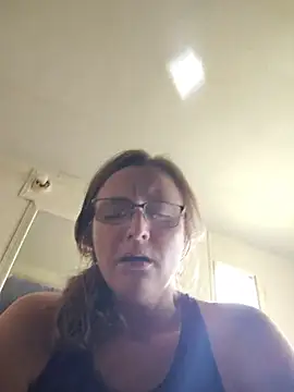 Snapshot of Queenle91 chatting on 20, 6, 2026 Queenle91 online show from 20, 6, 2026
