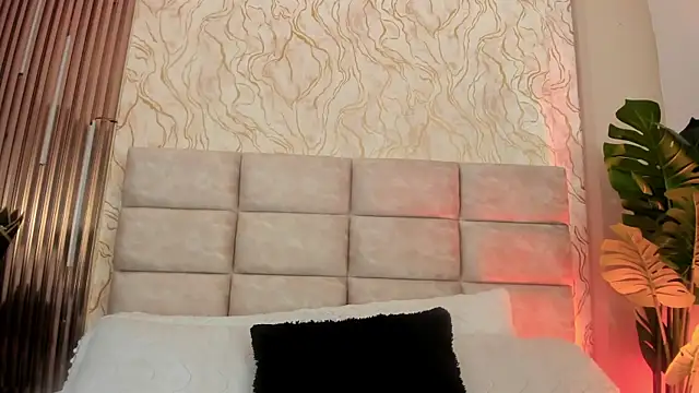 GinaSalanne online show from 25, 7, 2026