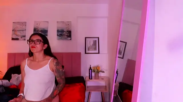 ZarayFeet online show from 8, 6, 2026