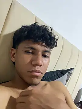 Snapshot of thecamilo chatting on 30, 5, 2026 thecamilo online show from 30, 5, 2026