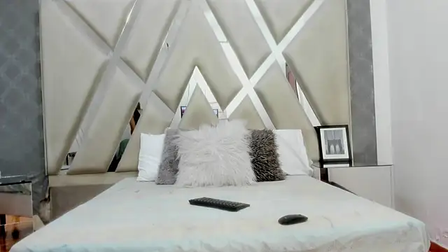Snapshot of SweetVenuus chatting on 4, 6, 2026 SweetVenuus online show from 4, 6, 2026
