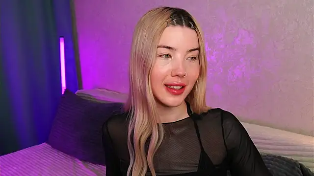 LindaThackerr online show from 6, 5, 2026