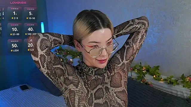 LindaThackerr online show from 2, 7, 2026