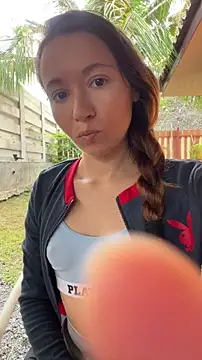 Mini girl do it better online show from 27, 5, 2026