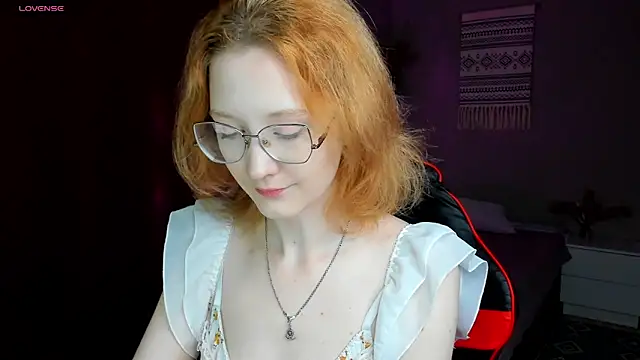 Snapshot of LunaTerry chatting on 10, 6, 2026 LunaTerry online show from 10, 6, 2026