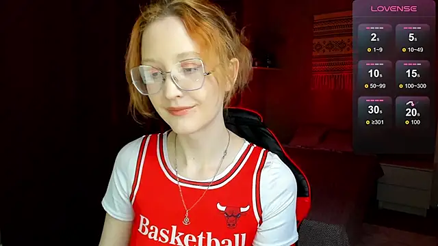 Snapshot of LunaTerry chatting on 2, 6, 2026 LunaTerry online show from 2, 6, 2026