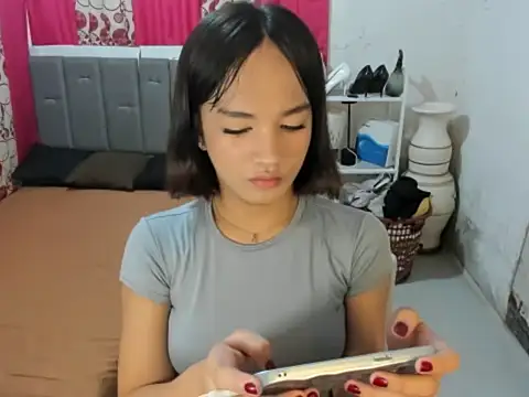 Snapshot of TsUncutTrisha chatting on 23, 5, 2026 TsUncutTrisha online show from 23, 5, 2026