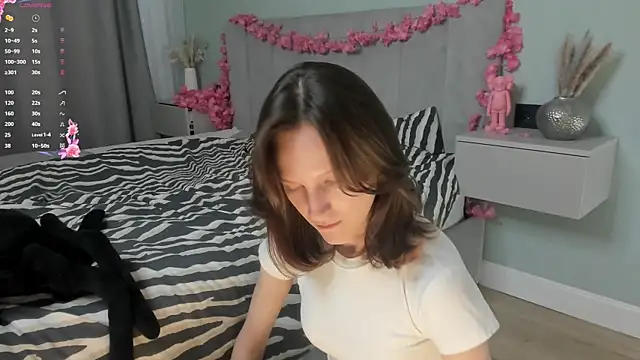 Snapshot of CortneyCagey chatting on 19, 6, 2026 CortneyCagey online show from 19, 6, 2026