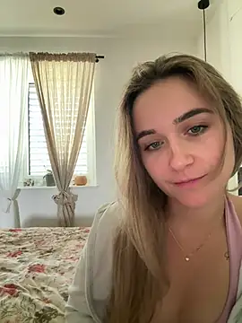 Snapshot of LillyStarr chatting on 9, 7, 2026 LillyStarr online show from 9, 7, 2026