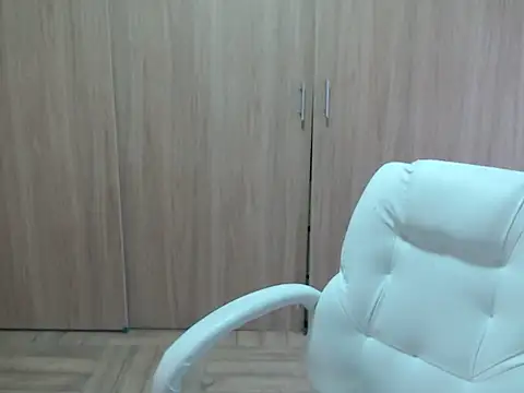 Snapshot of Haileey_ross chatting on 24, 6, 2026 Haileey ross online show from 24, 6, 2026