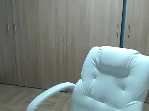 Snapshot of Haileey_ross chatting on 1, 6, 2026 Haileey ross online show from 1, 6, 2026