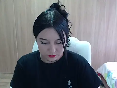 Snapshot of Haileey_ross chatting on 10, 6, 2026 Haileey ross online show from 10, 6, 2026