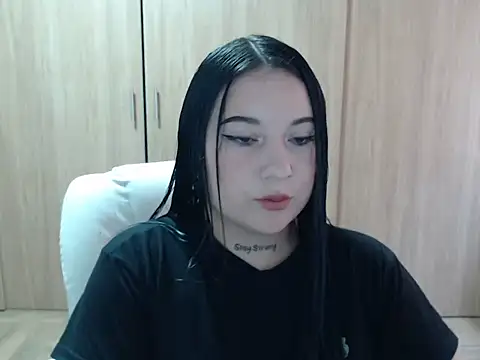 Snapshot of Haileey_ross chatting on 27, 5, 2026 Haileey ross online show from 27, 5, 2026