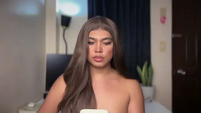 OliviaLuxee online show from 5, 5, 2026