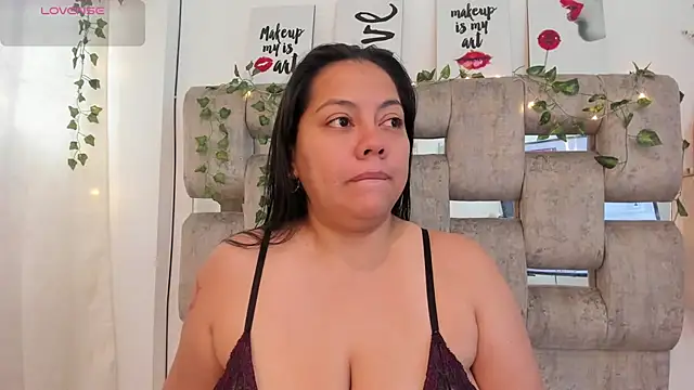 Snapshot of EmmyBellamy chatting on 24, 6, 2026 EmmyBellamy online show from 24, 6, 2026