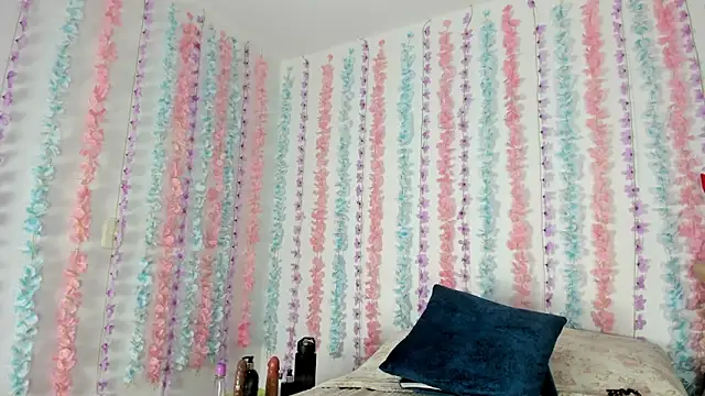 Snapshot of PaulinaThomson chatting on 17, 6, 2026 PaulinaThomson online show from 17, 6, 2026