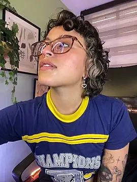 Lusiana   online show from 3, 6, 2026