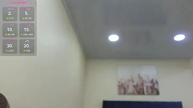 ValerieLyon  online show from 17, 6, 2026