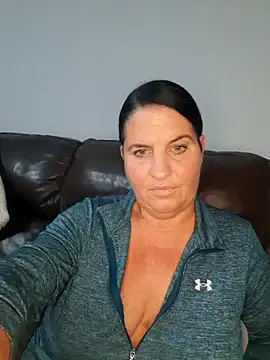 Velvet-Milf online show from 17, 5, 2026