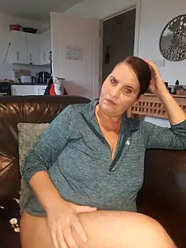 Velvet-Milf online show from 22, 6, 2026
