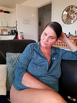 Velvet-Milf online show from 20, 6, 2026