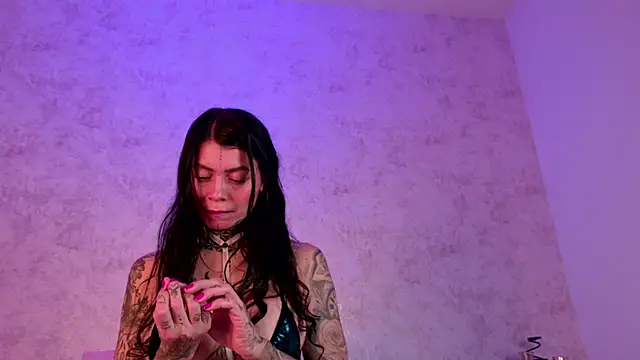 Mia hill1 online show from 10, 6, 2026