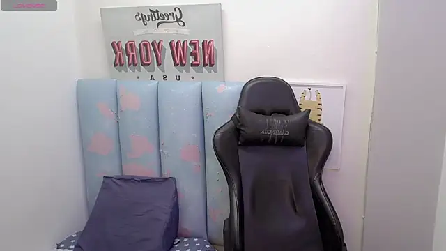 Snapshot of liam_play chatting on 15, 6, 2026 liam play online show from 15, 6, 2026