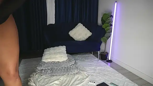 ChrystalCade online show from 5, 7, 2026