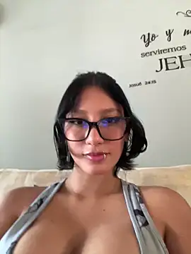 Snapshot of yazmin_rouse_ chatting on 11, 6, 2026 yazmin rouse online show from 11, 6, 2026