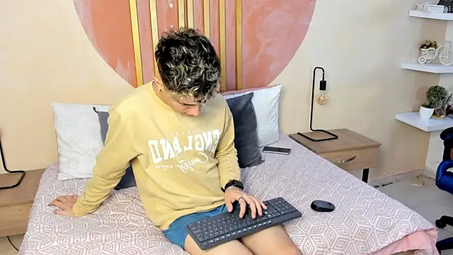 Snapshot of Valerius_Angel chatting on 3, 7, 2026 Valerius Angel online show from 3, 7, 2026