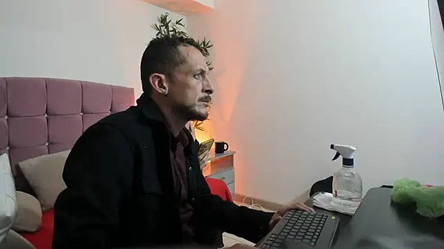 Snapshot of DarkRomanceXXX chatting on 24, 7, 2026 DarkRomanceXXX online show from 24, 7, 2026