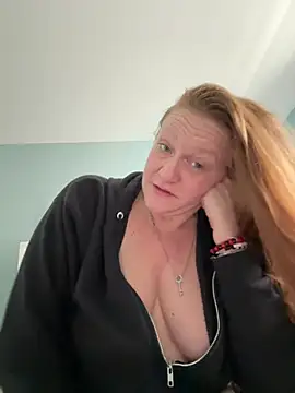 Snapshot of Kellilyn10 chatting on 9, 6, 2026 Kellilyn10 online show from 9, 6, 2026
