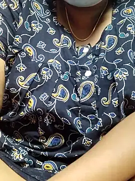 Snapshot of tamilkavitha123 chatting on 17, 5, 2026 tamilkavitha123 online show from 17, 5, 2026