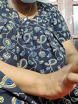 Snapshot of tamilkavitha123 chatting on 18, 5, 2026 tamilkavitha123 online show from 18, 5, 2026
