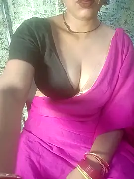 Snapshot of Juli_80 chatting on 4, 6, 2026 Juli 80 online show from 4, 6, 2026
